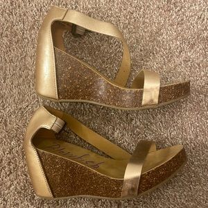 Blowfish Rose Gold Wedges - 8.5
